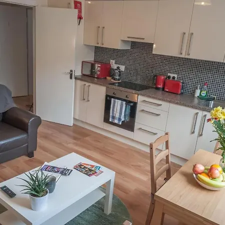 Apartment Bright & Modern 2br Apt In 1 In Period