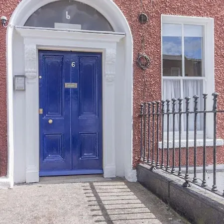Bright & Modern 2br Apt In 1 In Period Apartment Dublin